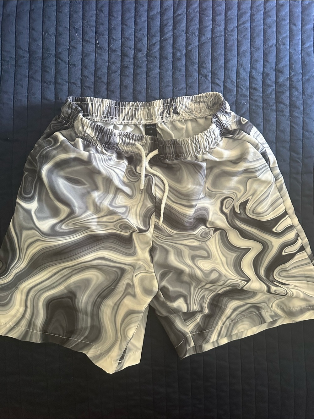 Romwe Men's Swirl Print Shorts - Gray